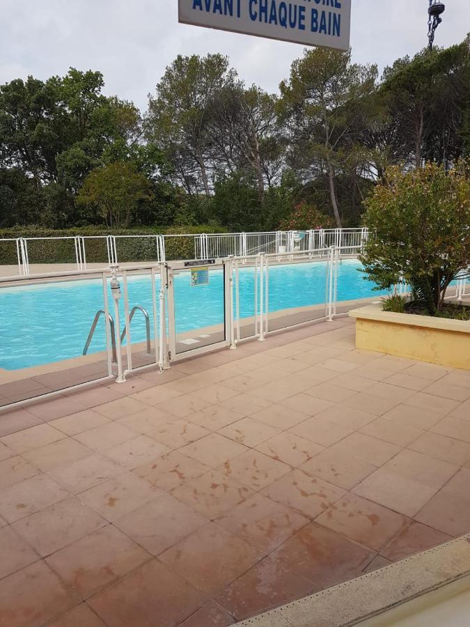 Charmant Studio Dans La Residence Haut Du Golf Saint-Raphaël Exterior foto